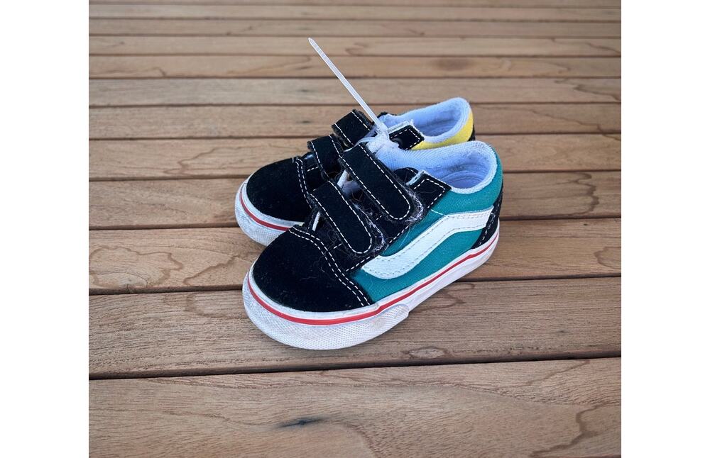 Vans Old Skool V sneakers size 5.5